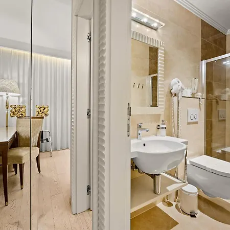 Boutique Oasi 5* Pjescana Uvala