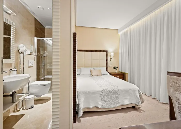 Boutique Oasi ペシュチャーナ・ウヴァラ