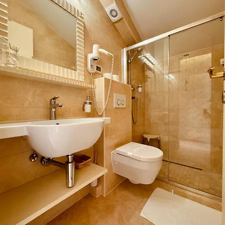 Alojamento de Acomodação e Pequeno-almoço Boutique Oasi 5*